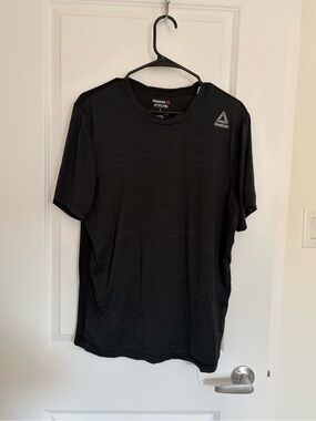 Reebok Black Men’s Athletic Short Sleeve Tee
